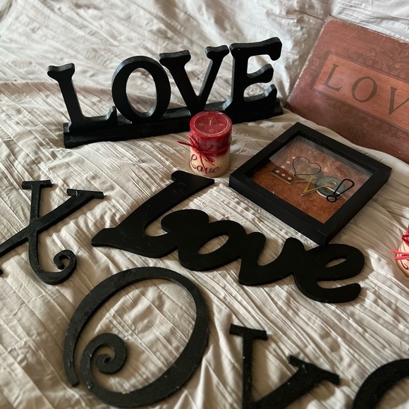 ❤️🖤❤️SET OF 11 PIECES “LOVE” DECORATIONS ❤️❤️🖤 - Picture 5 of 5